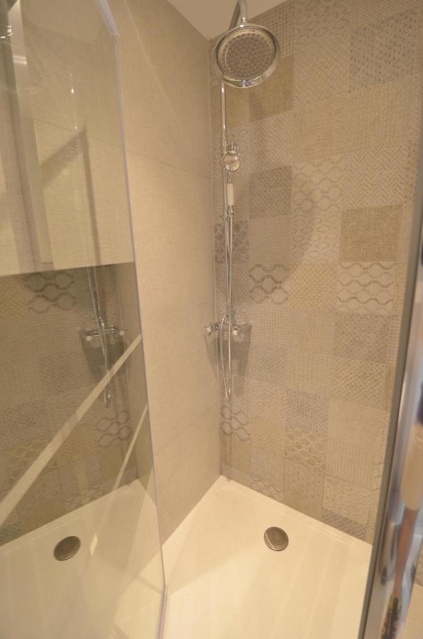 Studio + Balcon + Parking - Ultra Centre Apartman Annecy Kültér fotó